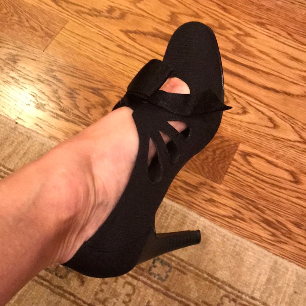 Ann Marino black tie heels